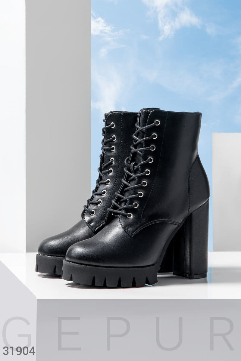 Кожаные ботинки на каблуке Leather trend