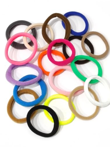 Резинка для волос средняя 1 шт