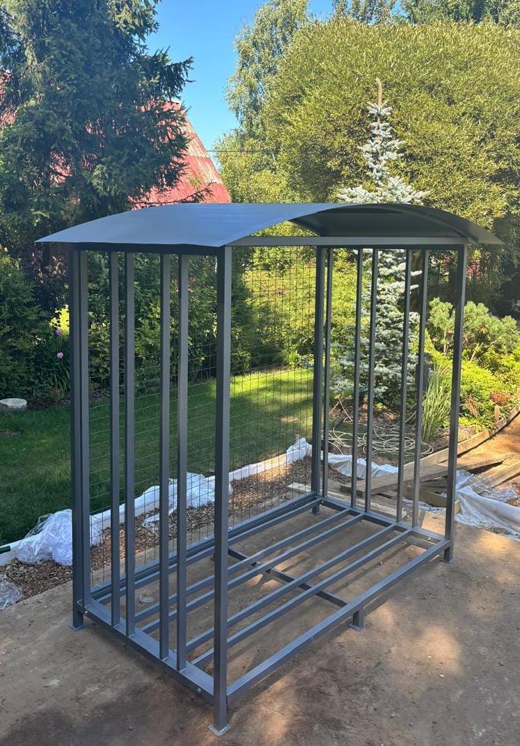 Дровник уличный для дачи КУБ 4,4 Д с сеткой (Pionehr)