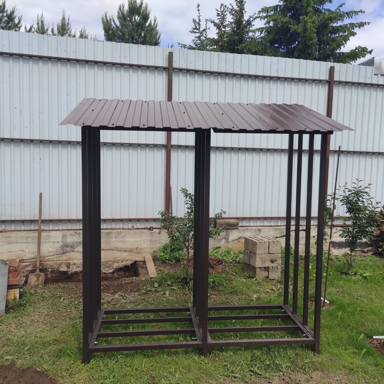 Уличная дровница КУБ 2+2 (Pionehr)