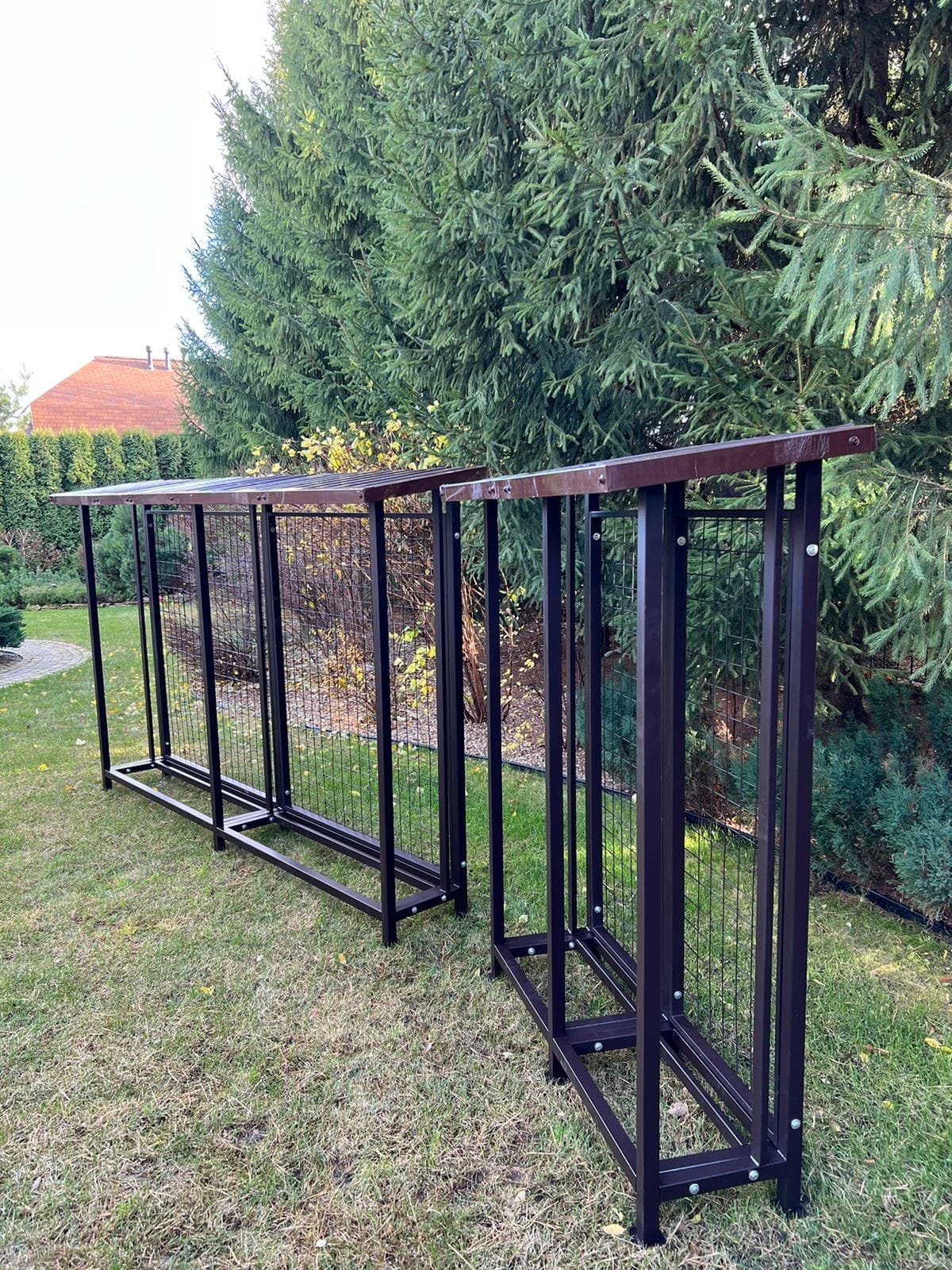 Дровница уличная разборная КУБ-2М с сеткой (Pionehr)