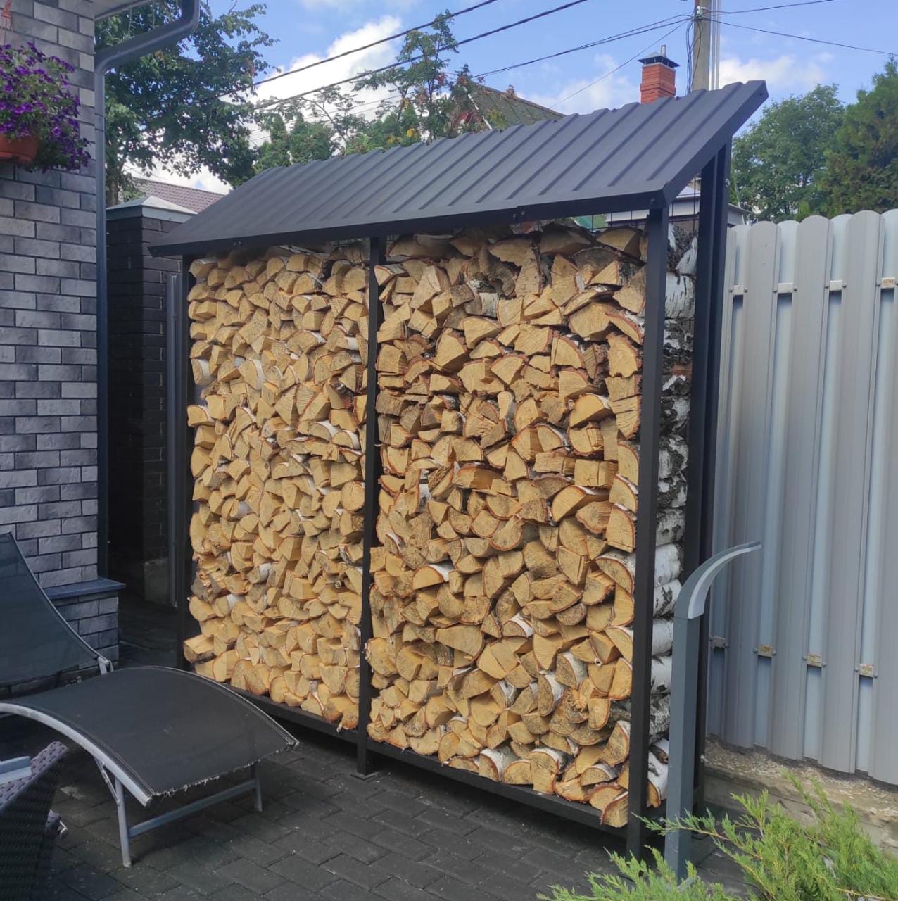 Дровница уличная разборная КУБ-2М с сеткой (Pionehr)