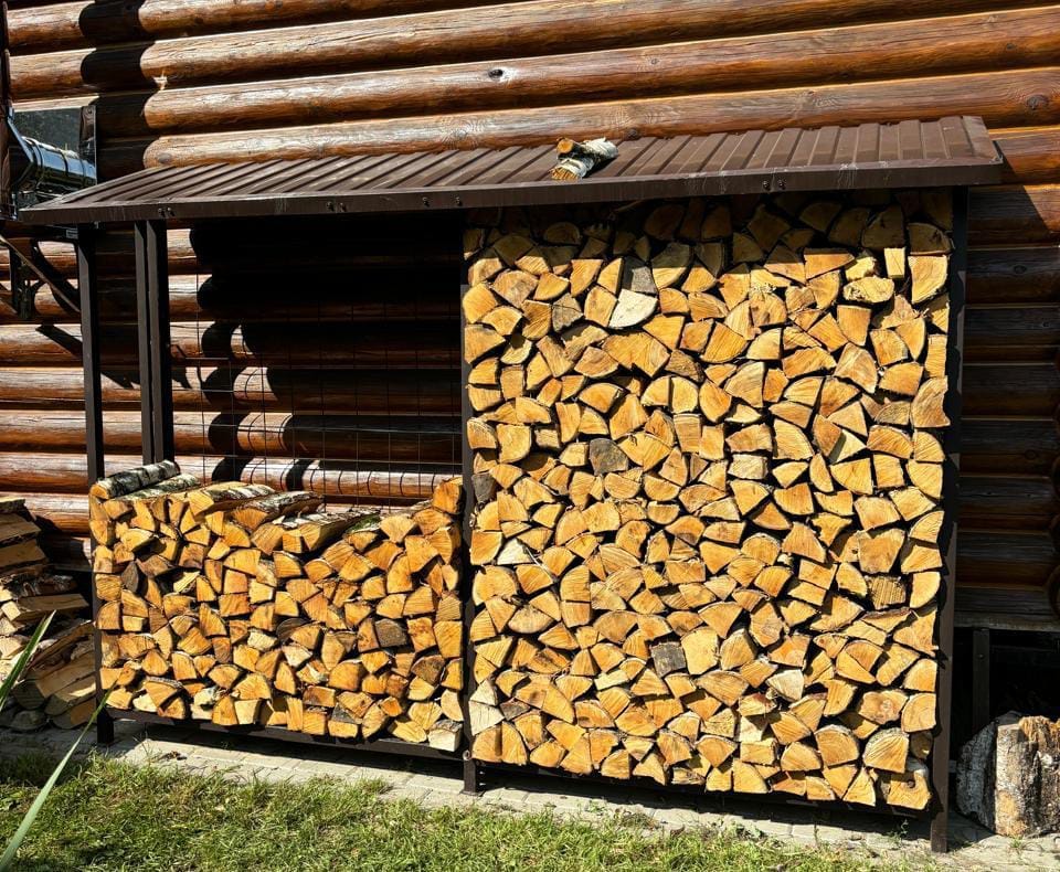 Уличная металлическая дровница КУБ-3М с сеткой (Pionehr)