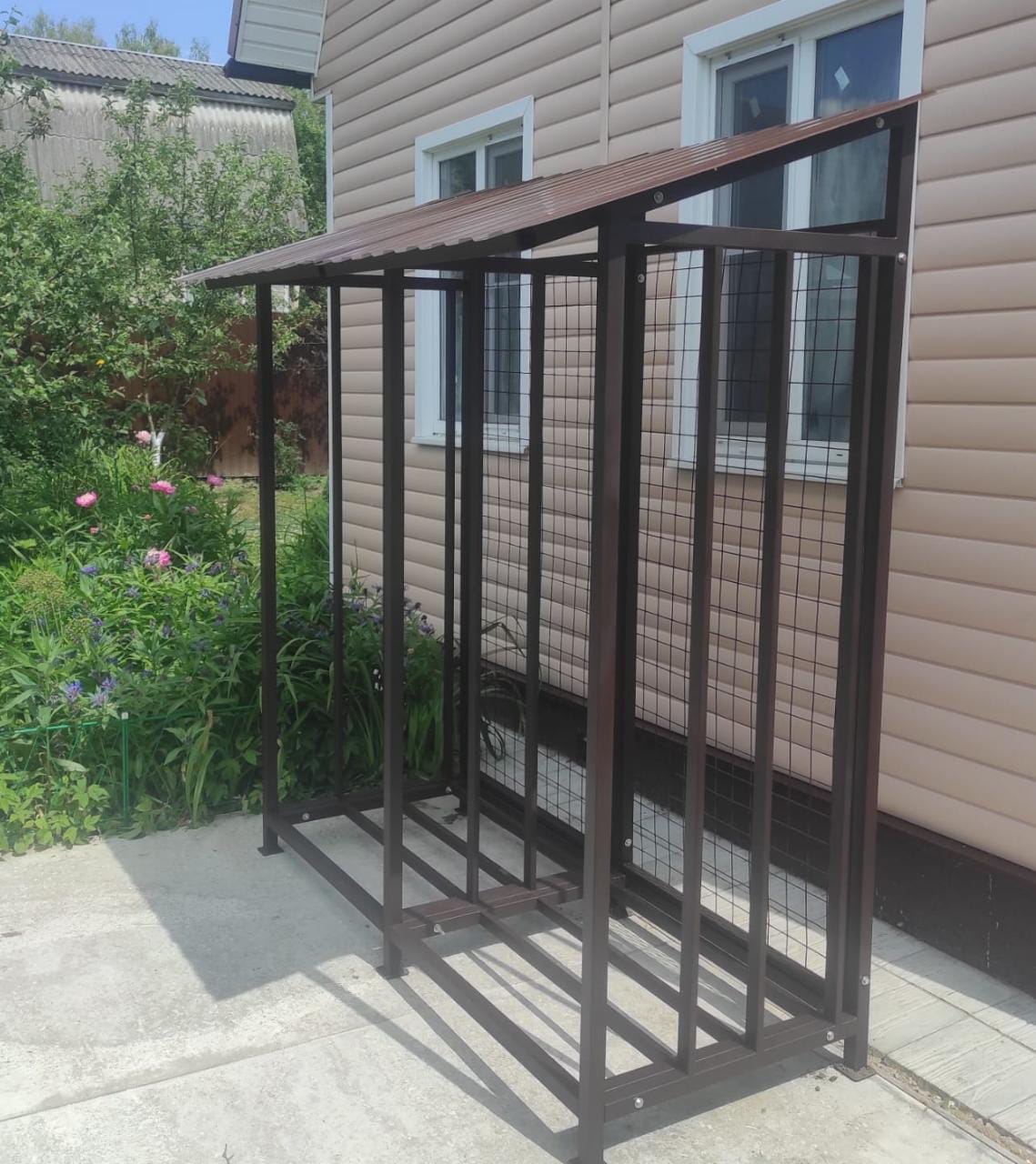 Дровник уличный КУБ 2+2 с сеткой (Pionehr)