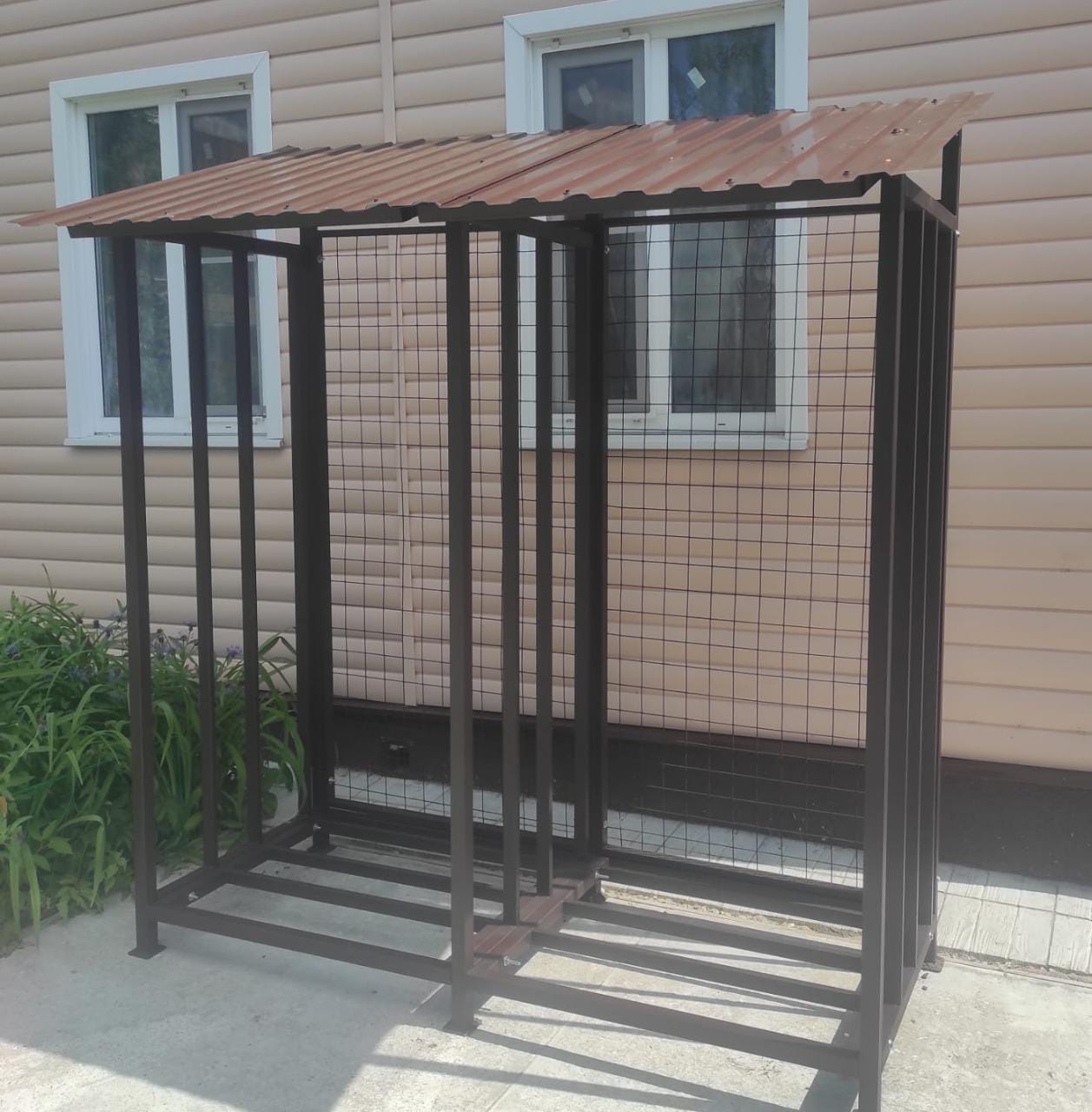 Дровник уличный КУБ 2+2 с сеткой (Pionehr)