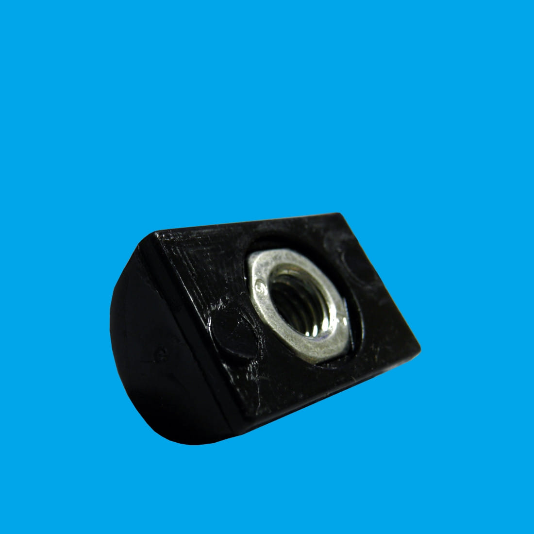 D-образная гайка для багажников серии Camel Kenguru