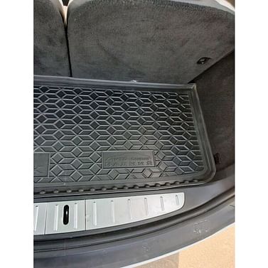 Автомобильный коврик в багажник 111857 TESLA Model X задний ( 7 мест малый )