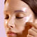 Гидрогелевая маска для области вокруг глаз с экстрактом жемчуга и лаванды Petitfee Aura Quartz Hydrogel Eye Zone Mask Iridescent Lavender,9 гр.