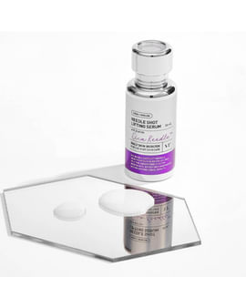 Интенсивная лифтинг-сыворотка с микроиглами VT Cosmetics Reedle Shot Lifting Serum 30мл Интенсивная лифтинг-сыворотка с микроиглами VT Cosmetics Reedle Shot Lifting Serum 30мл