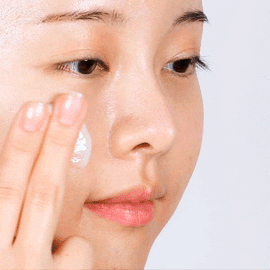 Лёгкая бустер-эссенция с ретинолом и центеллой VT Cosmetics Cica Reti-A Essence 0.1 30мл Лёгкая бустер-эссенция с ретинолом и центеллой VT Cosmetics Cica Reti-A Essence 0.1 30мл