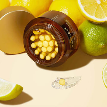 ПРИЕДЕТ 5.11.25 Капсульный осветляющий крем с витамином С Medicube Deep Vita C Capsule Cream 55мл