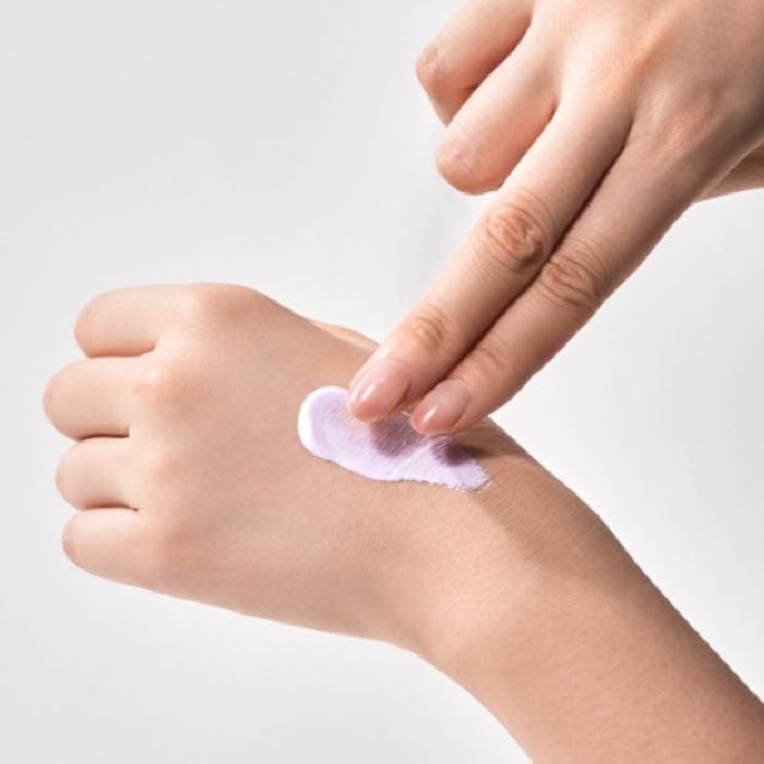 Лёгкий солнцезащитный крем с гиалуроновой кислотой MEDIPEEL Hyaluronic Acid Mooltox Air Fit Sun Cream 50мл