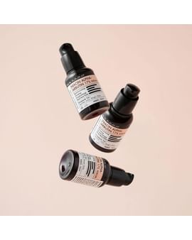 Интенсивная осветляющая сыворотка с ниацинамидом и арбутином Derma Factory Niacin Alpha-Arbutin 17 Serum 30мл Интенсивная осветляющая сыворотка с ниацинамидом и арбутином Derma Factory Niacin Alpha-Arbutin 17 Serum 30мл