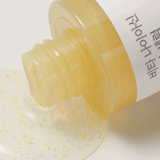 Осветляющая капсульная сыворотка с ниацинамидом Round Lab Vita Niacinamide Dark Spot Serum 30мл