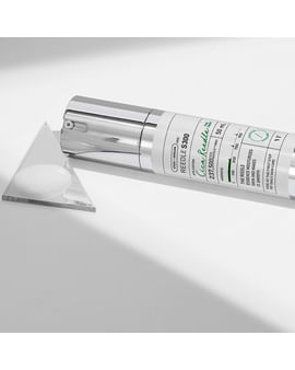 Интенсивная бустер-сыворотка с микроиглами VT Cosmetics Reedle Shot 300 50мл Интенсивная бустер-сыворотка с микроиглами VT Cosmetics Reedle Shot 300 50мл