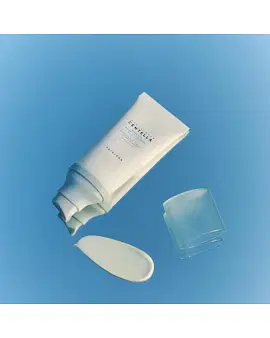 Солнцезащитная сыворотка SKIN1004 Madagascar Centella Hyalu-Cica Water-Fit Sun Serum SPF50 50мл Солнцезащитная сыворотка SKIN1004 Madagascar Centella Hyalu-Cica Water-Fit Sun Serum SPF50 50мл