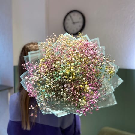 Букет из гипсофилы " Малина " 11шт