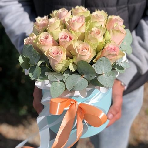 Коробка с цветами " Колорадо" 21 роза