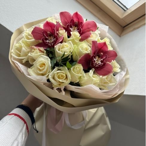 Букет "Бело-малиновый"