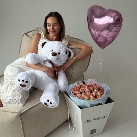 Набор №2 Букет роз(35шт)+ шар+медведь+открытка