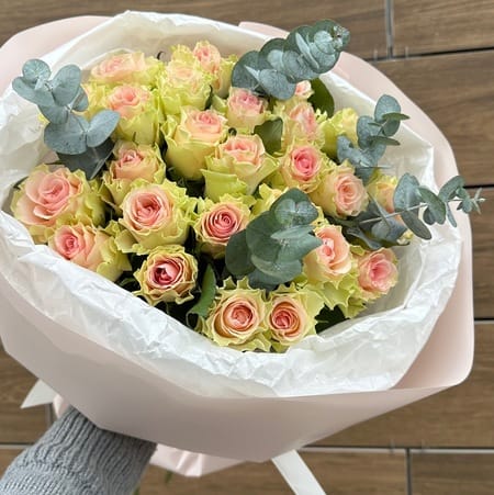 Букет роз "Лето в городе" 60см 25 роз