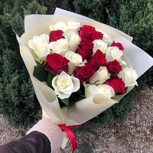 Букет роз "Бело-красный" 25 роз