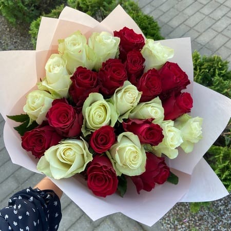 Букет роз "Бело-красный" 25 роз