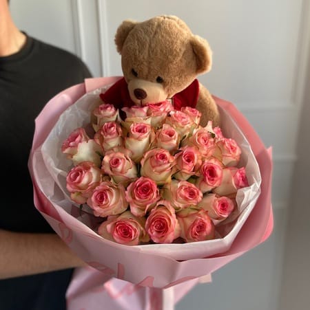 Букет роз+ МИШКА "Необыкновенная" 25 роз