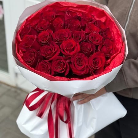 Букет роз "На стиле" 60см 25 роз