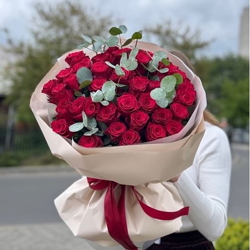 Букет роз "Алый поцелуй" 35 роз