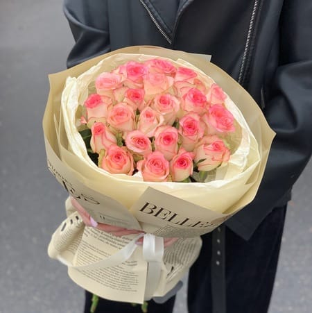 Бокс с букетом роз "Невероятная любовь" 21 роза