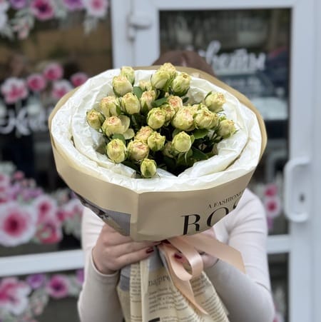 Букет кустовых роз "Салинеро"