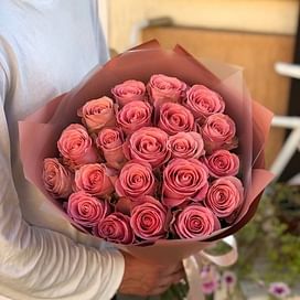 Букет роз "Энн" 60см 21 роза