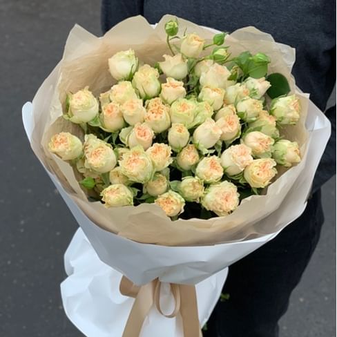 Букет кустовых роз "Ангелина" 15 роз