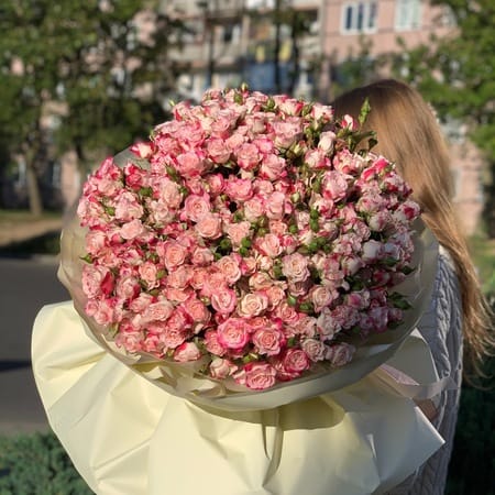 Букет роз "Пышный" 51 роза