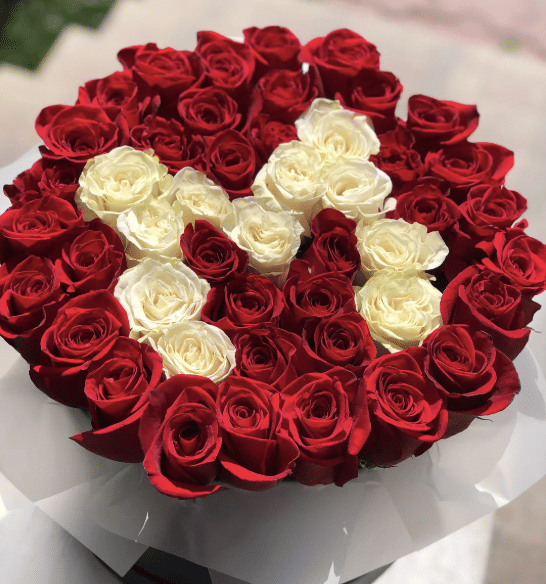 Коробка с розами 51шт (любая буква розами на ваш выбор)