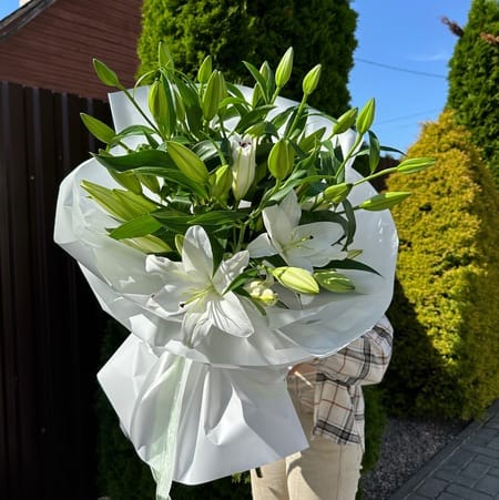 Букет с лилиями "Райский сад" 7шт