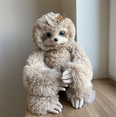 Ленивец бежевый 75см