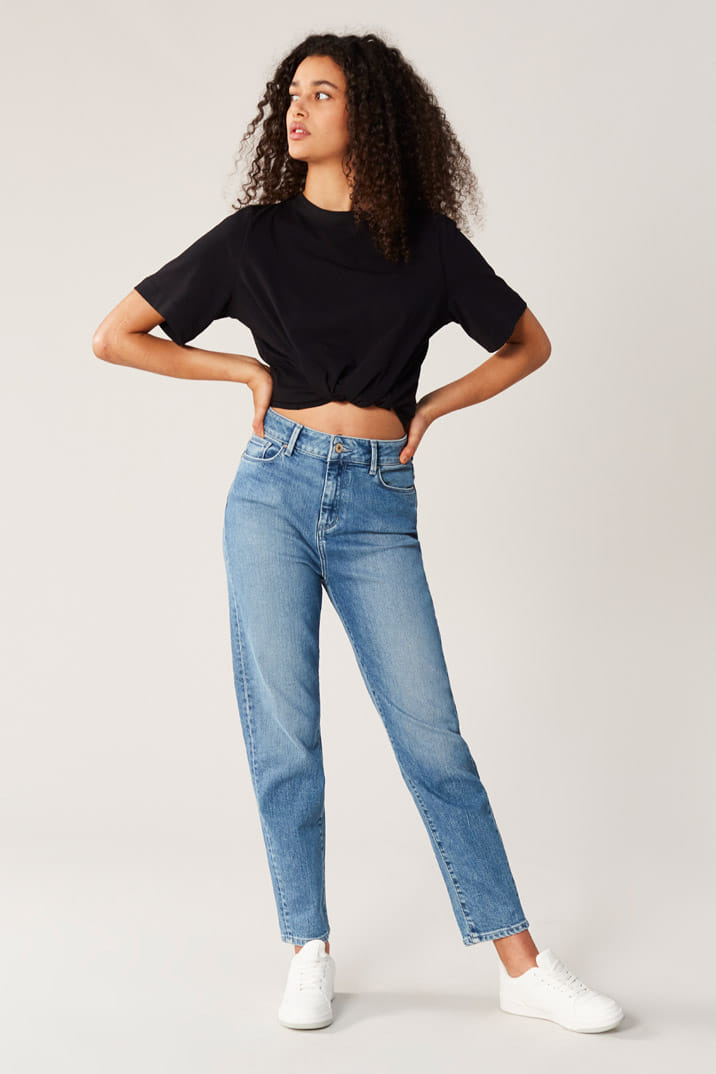 Джинсы с широкими штанинами в стиле «Mom» — новинка от Lee Cooper!