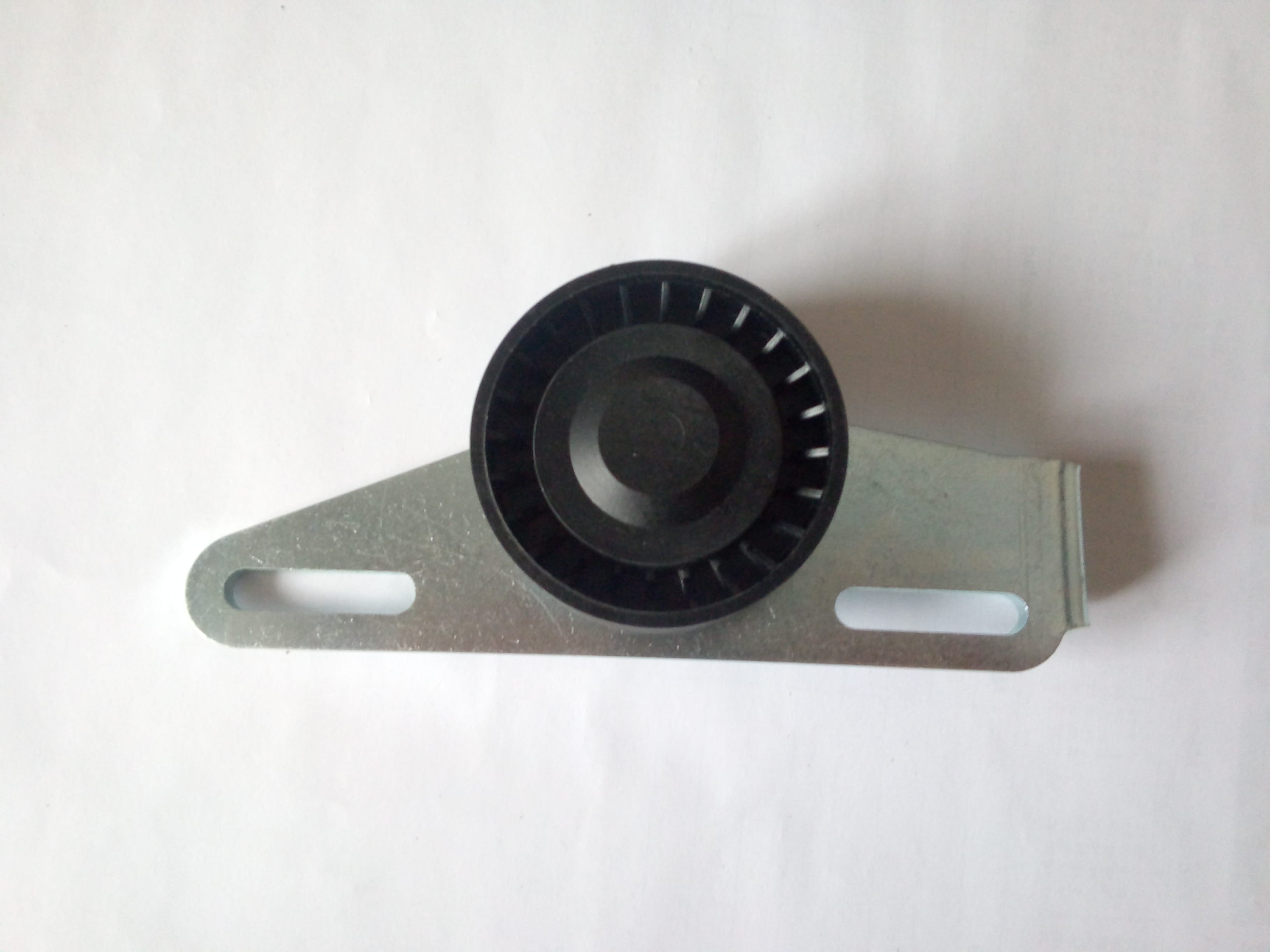 Ролик натяжной LOGAN 2 , Sandero 2, 2014-2021 + Stepway. Польша Польша ! 8 клапанные без кондиционера!!!!