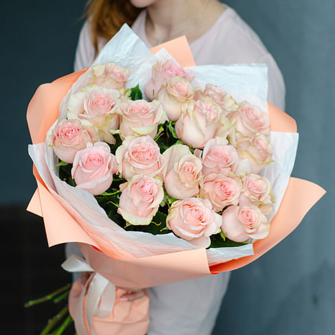 Букет "Сальма" 19 роз Эквадорские розы