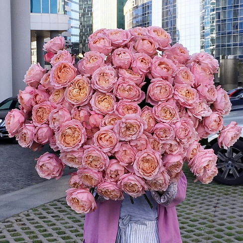 Моно-букет из кустовых роз сорта Джульетта Голландия Кустовые розы