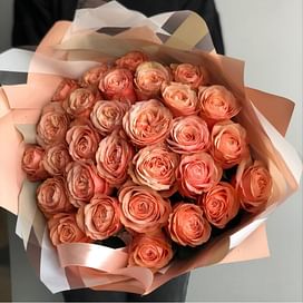 Букет пионовидных роз "Её улыбка так неподдельна" 35 роз