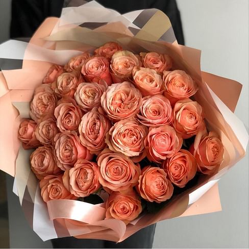 Букет пионовидных роз "Необыкновенная мечта луны" 35 роз Эквадор
