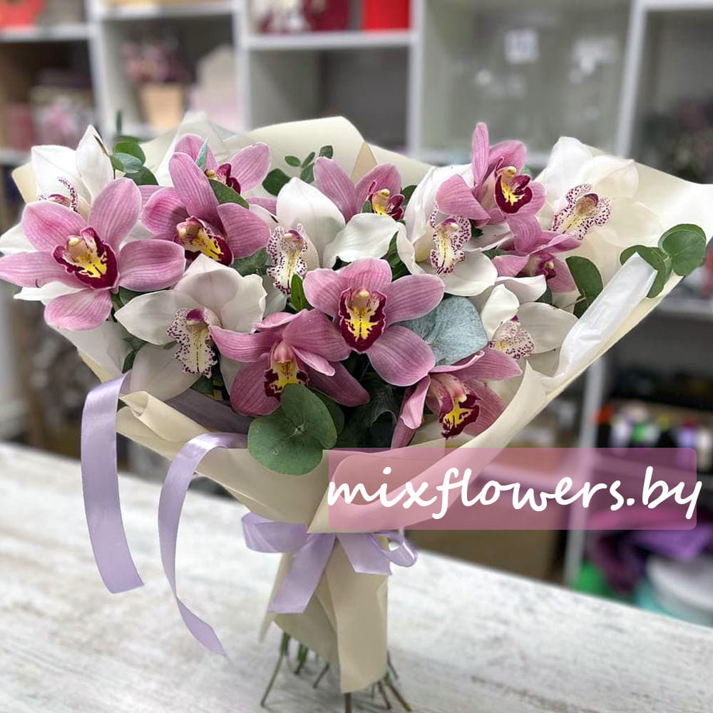 Букет орхидей "Сакура"