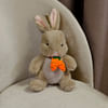 Игрушка Кролик бежевый (с морковками)
