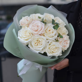 Букет пионовидных роз "Бланка" 11 роз