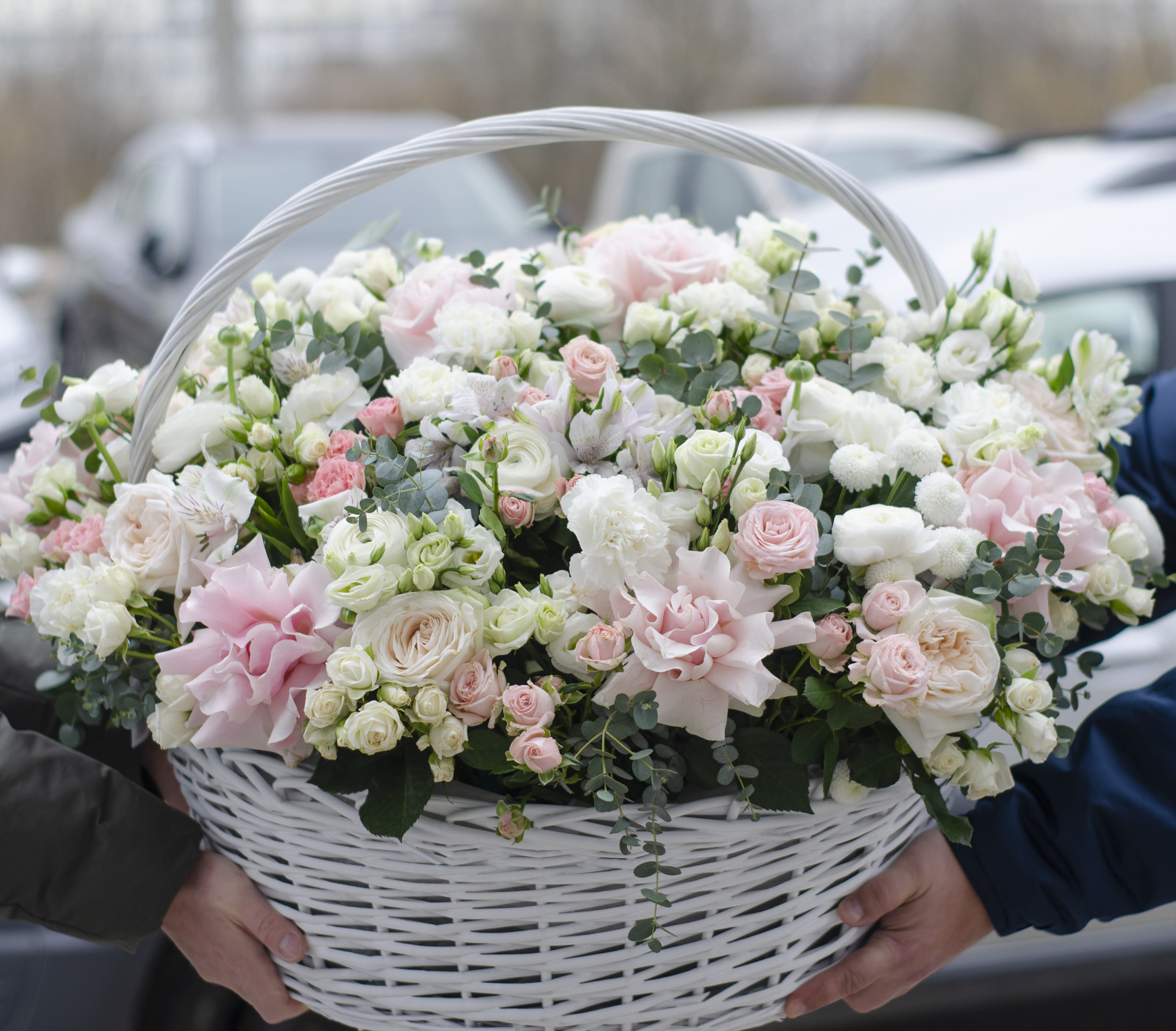 Корзина с цветами "Океан нежности"