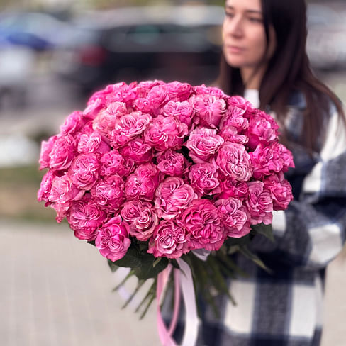 Букет пионовидных роз "Пурпурное счастье" 45 роз