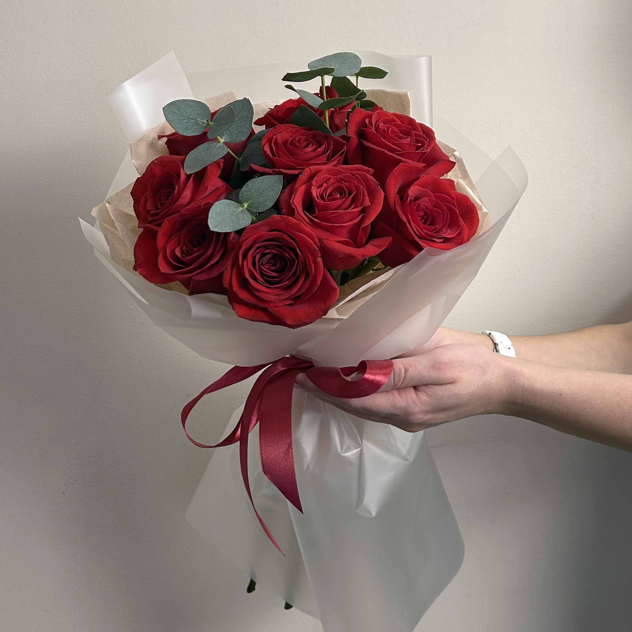 Букет роз "Алое пламя" 9 роз